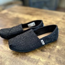 Girls Toms Size 1.5