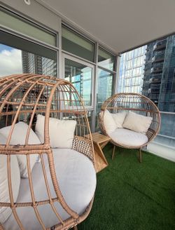 Balcony egg chair