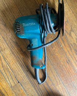 Disk sander 5’ Makita corded as is