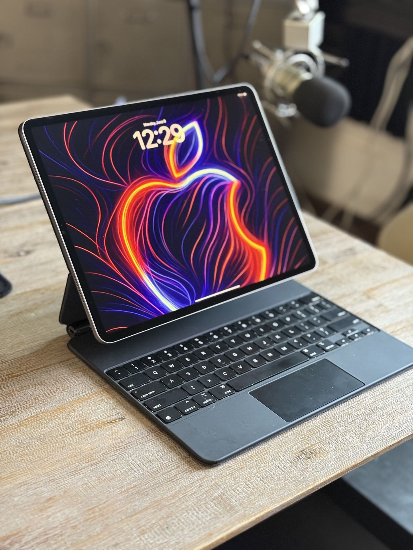M2 iPad Pro 2TB (12.9”) 2022 6th Gen Mini-LED