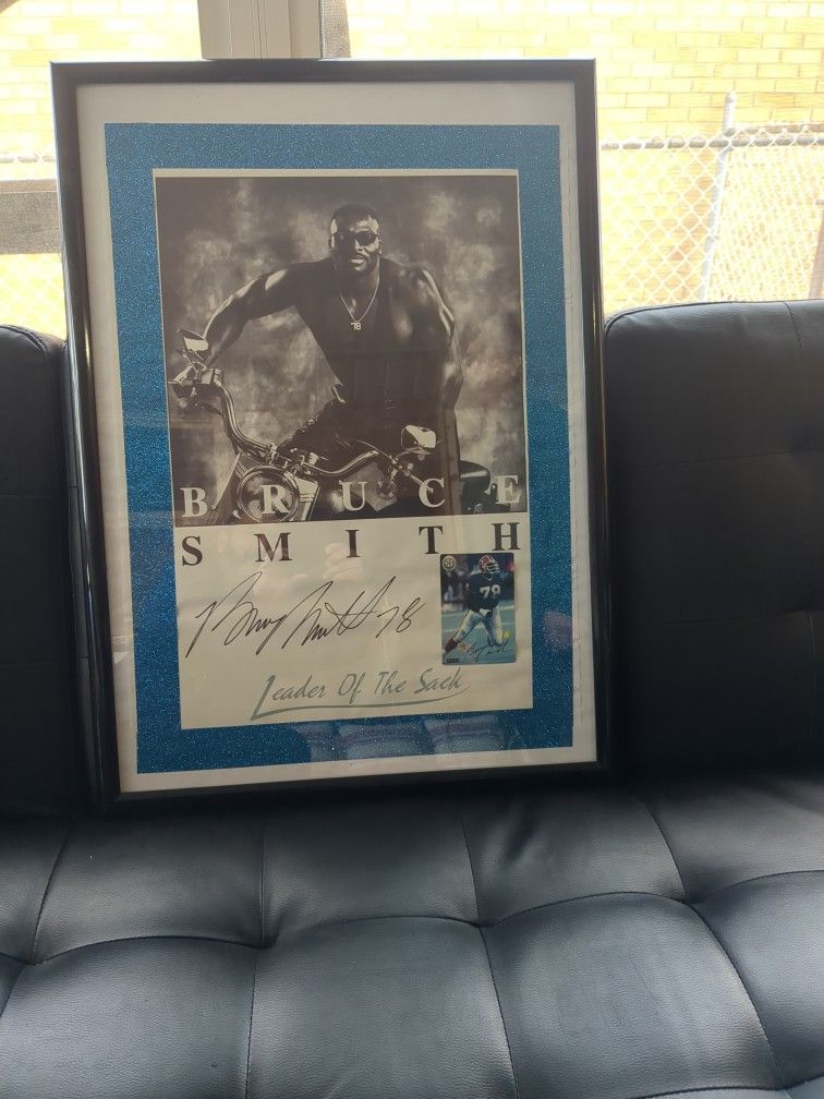 Legend Bruce Smith