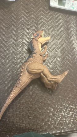 Jurassic World: Dominion Roar Strikers Rajasaurus