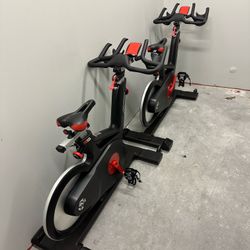 Life Fitness IC4 Exercise Bikes, Black