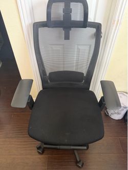 Autonomous ErgoChair Office Chair With Headrest And Footrest