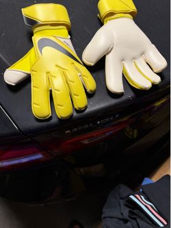 Vendo guantes de portero profesionales Nike #9 y medio