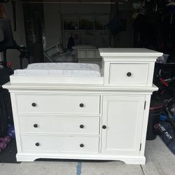 Pottery Barn Kids Dresser & Changing Table