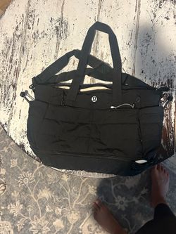 Lululemon Triumphant Large Gym, Work & Travel Tote Bag – Black