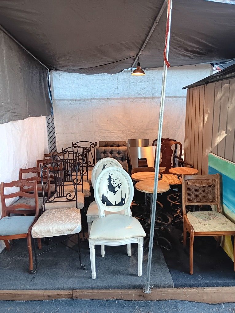 CHAIRS CHAIRS AND MORE CHAIRS 25$ EACH