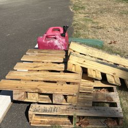 FREE 1/2 Size Pallets #4