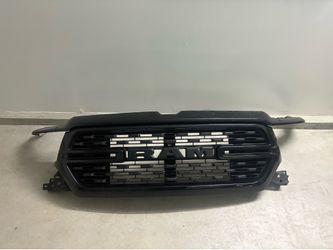 2019-23 Dodge Ram 1500 Grille Assembly OEM Upper front center grill