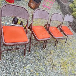 Vintage Set Of 4 Metal Folding Chairs With Cushions 