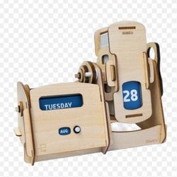 KiwiCo Perpetual Calendar – Mechanical Day Tracker (Brand New)
