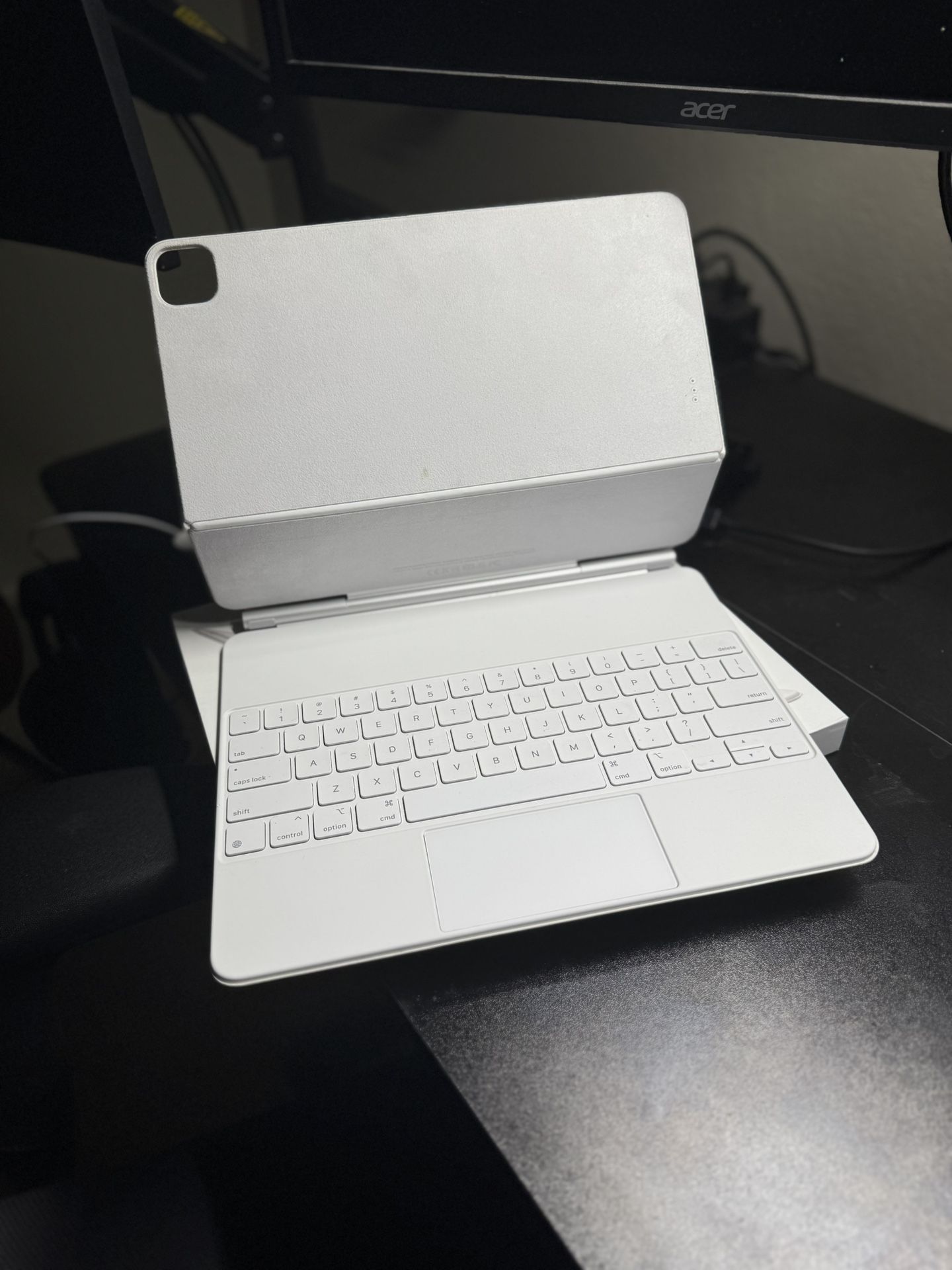12.9 iPad Pro Magic Keyboard and Pencil Gen 2