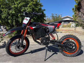 Brand new X1 SPARK 4000 Watt Electric motorcycle e-bike. Very powerful very fast motor. Top speed 50 miles per hour. Battery will get up to 50 miles o