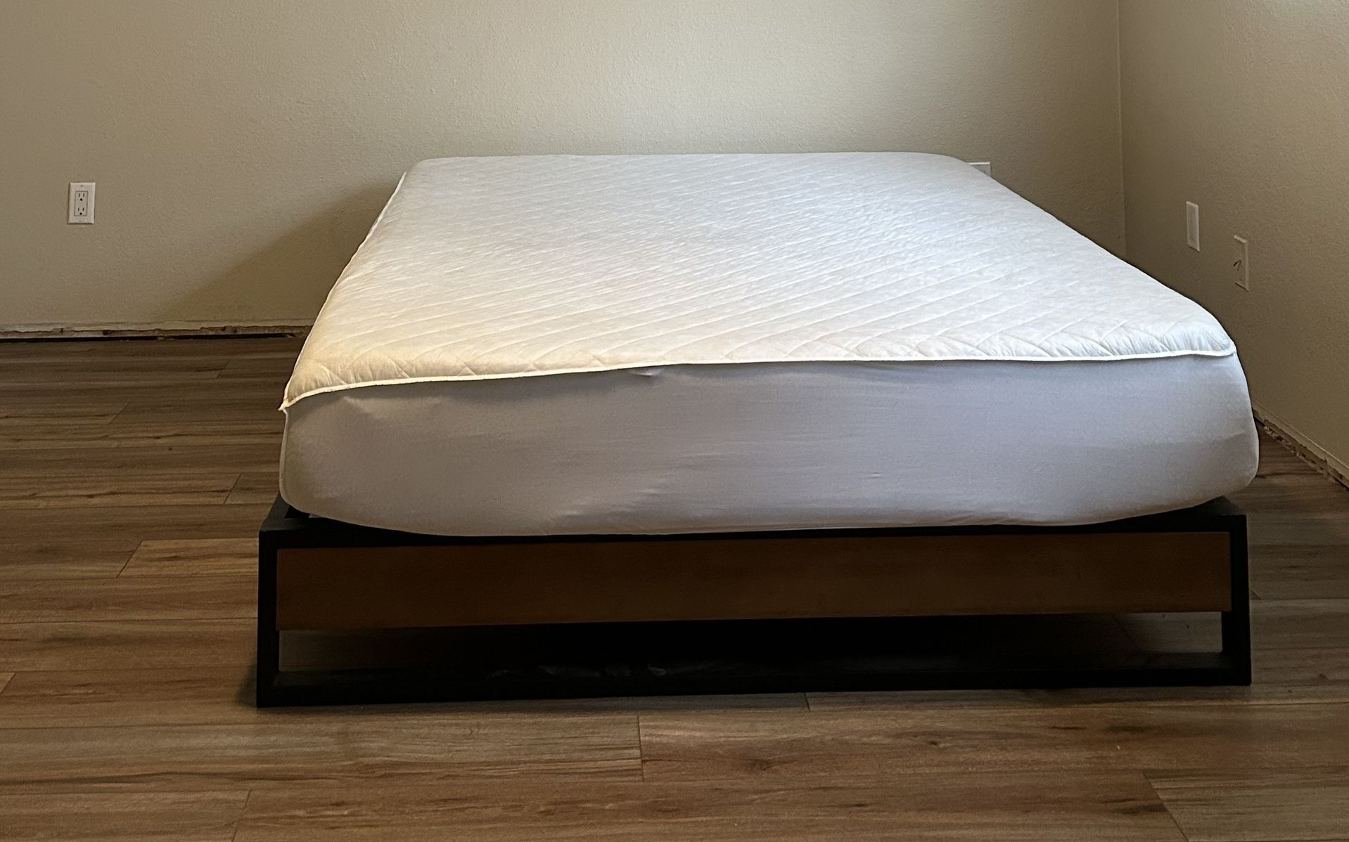 Queen Mattress Bed Frame With Cover 