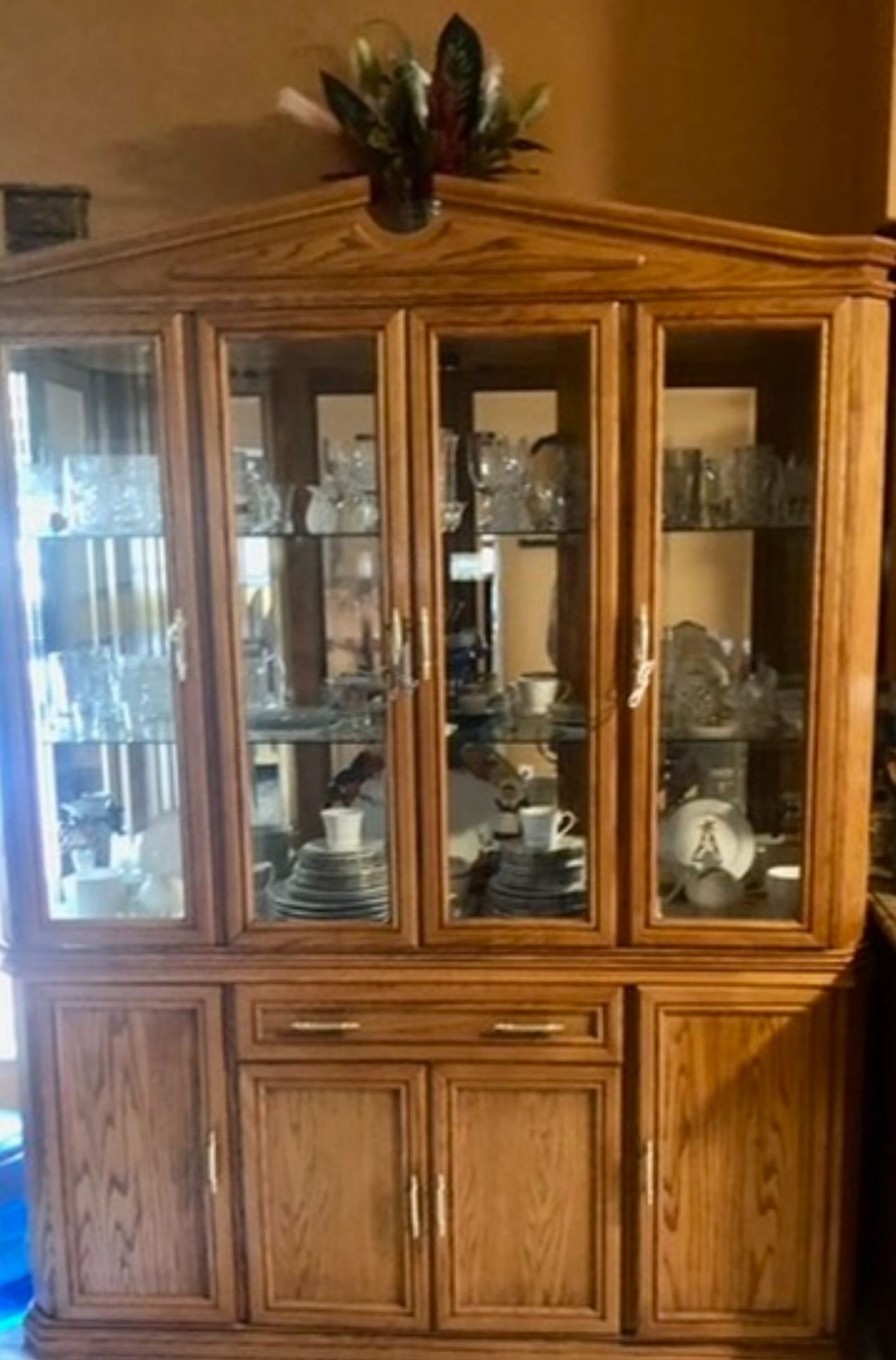 Chine Piece Crystal Display And Dressers
