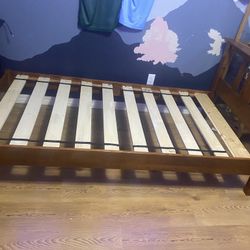 Twin Bed W Sheets, Comforter And Boxspring