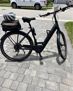 Trek Verve 3 Gen 2 – Low Step, Large Frame (2020 Model) – Excellent Condition