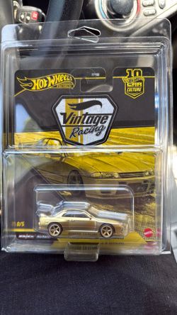 Hot Wheels Premium Vintage Racing Nissan Skyline GT-R BNR32 Gold Chase 0/5