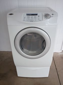 Maytag, Electric Dryer. Super Capacity