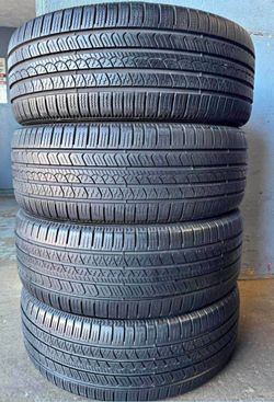 275/40/22 pirelli Selling a set of 4 tires in excellent condition 🫡