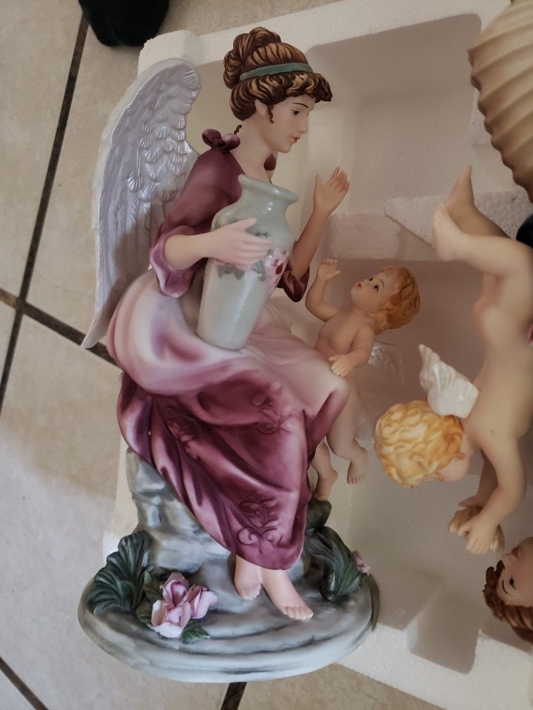 2002 Grandeur Noel Collector Edition Hand Painted Porcelain Angel Set
