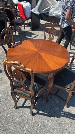 Round Wood Dining Table with 4 Chairs
