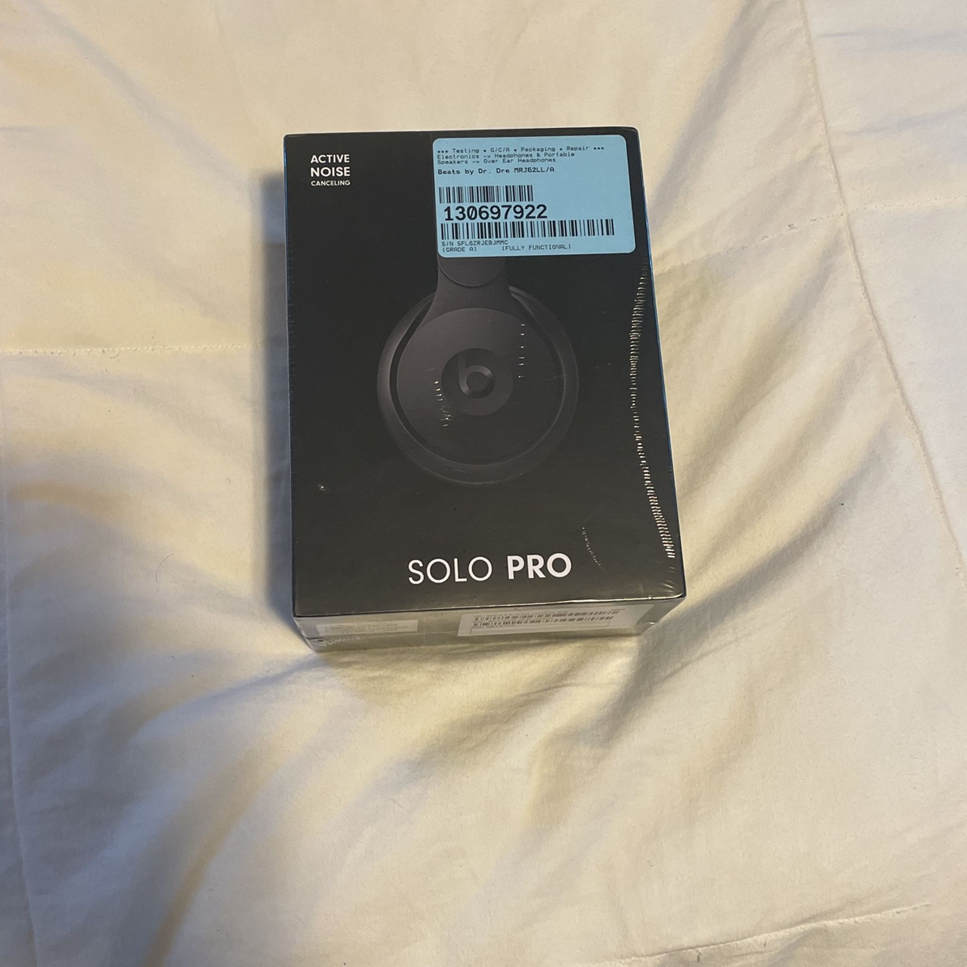 Beats Solo Pro NIB Black