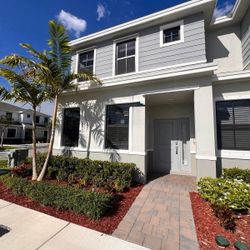 Immaculate Brand-New Townhome – Never Lived In