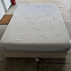 Queen mattress With Box Spring 