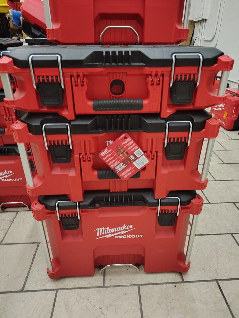 Milwaukee 3 Pc Pack Out Tool Box On Wheels