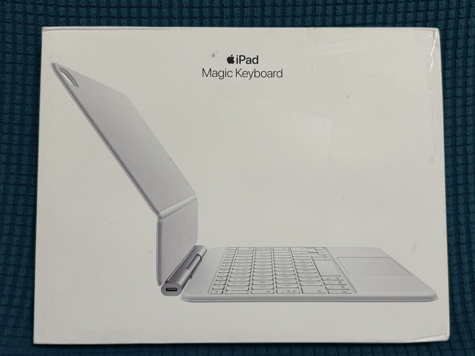 iPad Air 11” Magic Keyboard (newest)