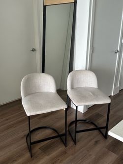 Set of bar stools