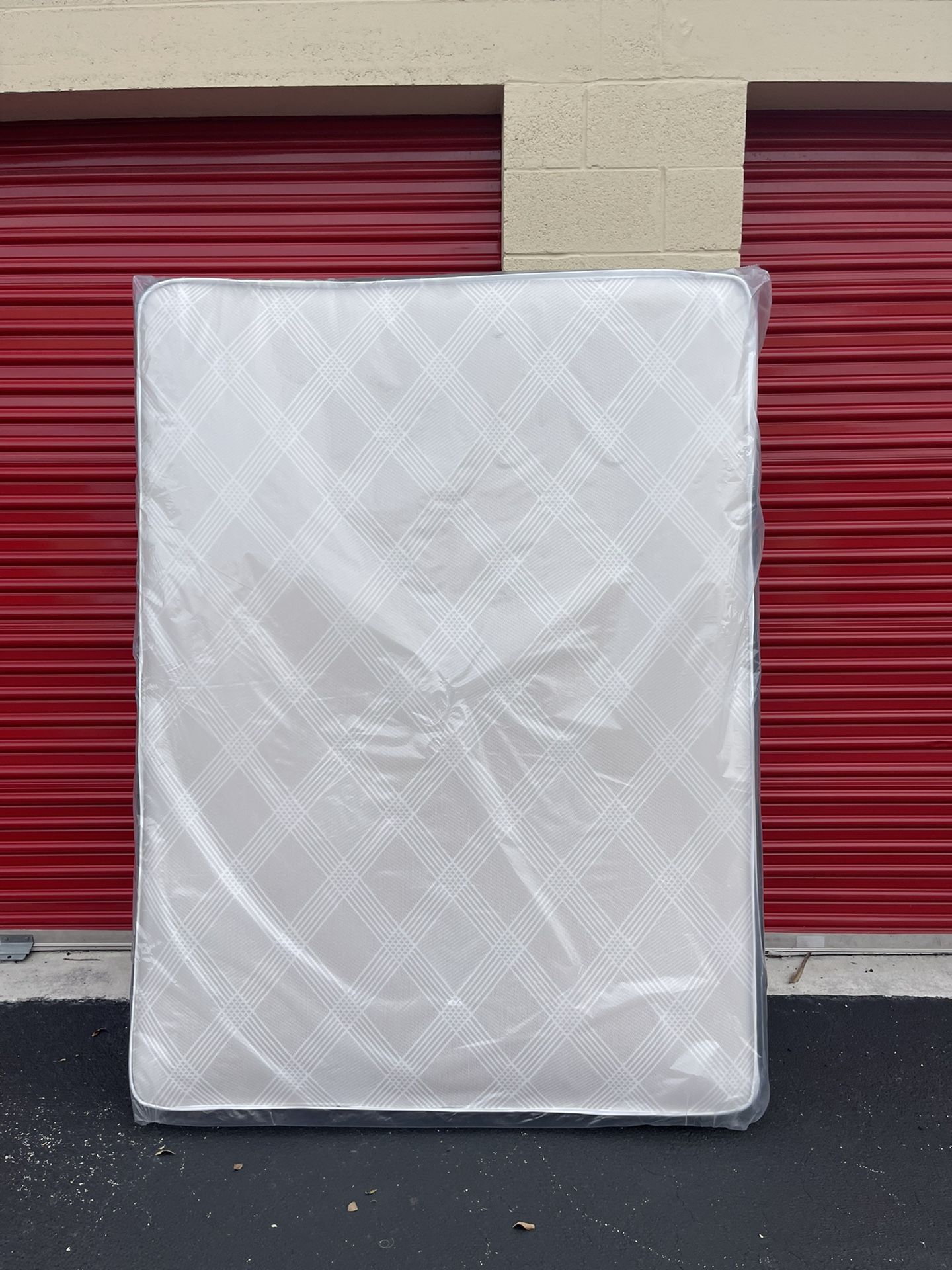 New Queen Size Regular Mattress And Box Spring Set