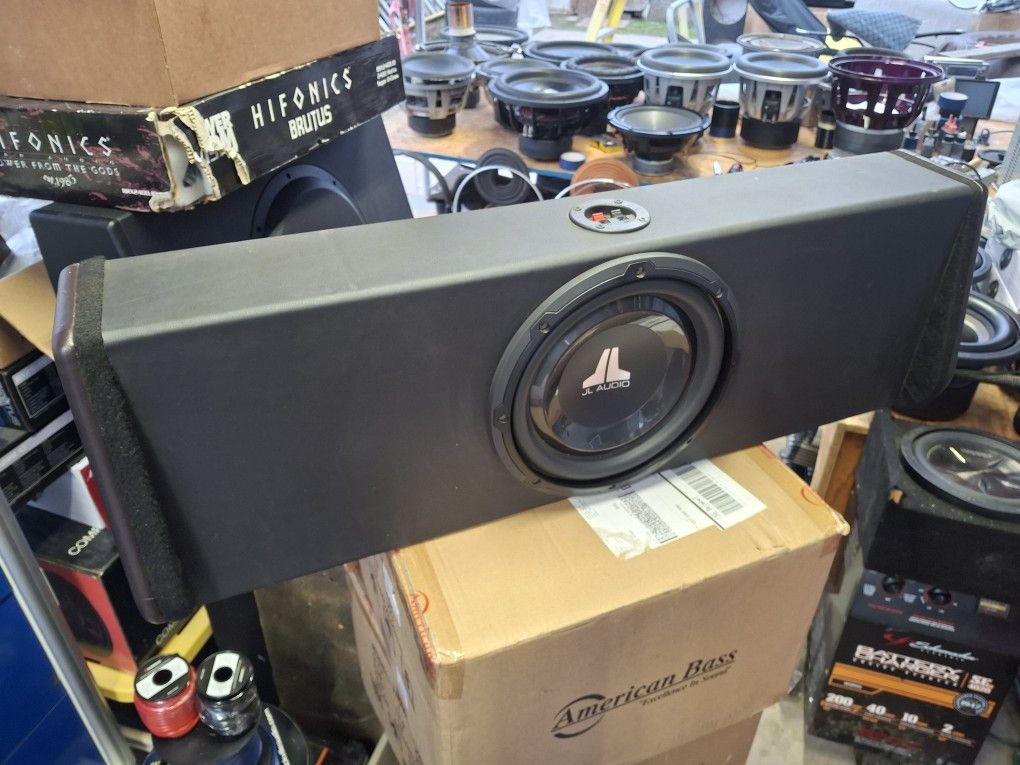 JL Audio 10w1v3-4 Subwoofer 10" With Box. Full Functioning Measurement Are In Picture 300.00 Pick Up In Merced