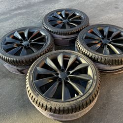 Original Tesla Model S 21” Wheels With Winter / Snow Tires 