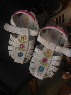 Size 5 little girls sandals