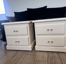 2x Ivory Nightstands 