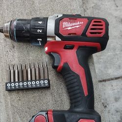 Milwaukee Drill/Driver And Drill Bits