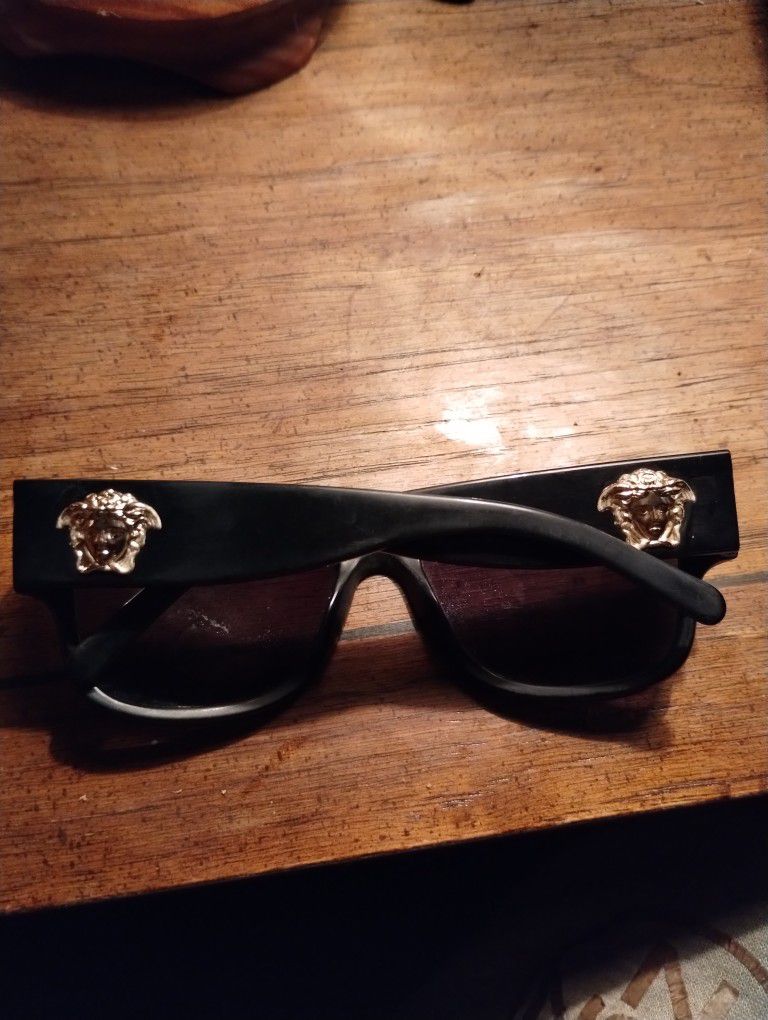 Versace Official Sun Glasses With Carrying Bag100 OBO