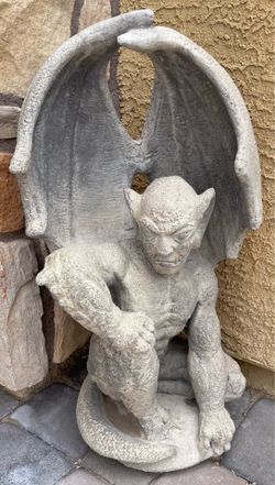 Large Detailed Concrete Gargoyle 29 inches Heavy Outdoor Yard Art - Pickup  Only