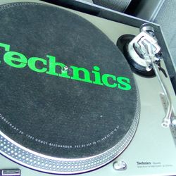 Technics SL 1200 Mk2