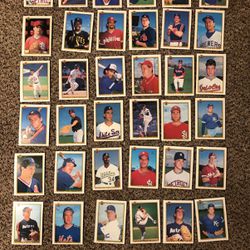 Official 1990 Baseball cards