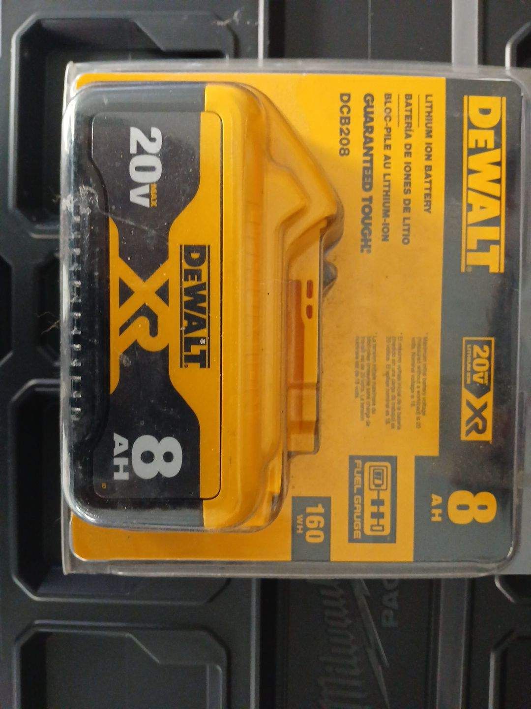 Dewalt 8amp Battery
