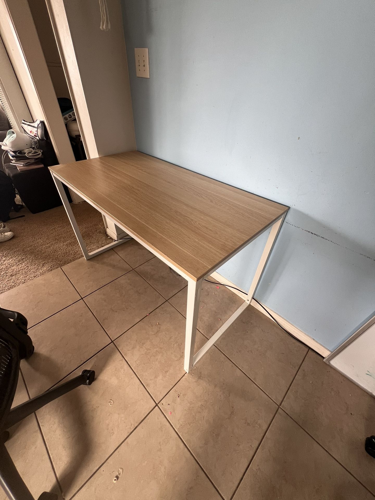 Desk / Table $40 - Must Be Able To Pickup (PB) 