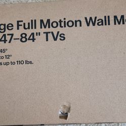Best Buy essentials Full Motion TV Wall Mount for 47–84" TVs