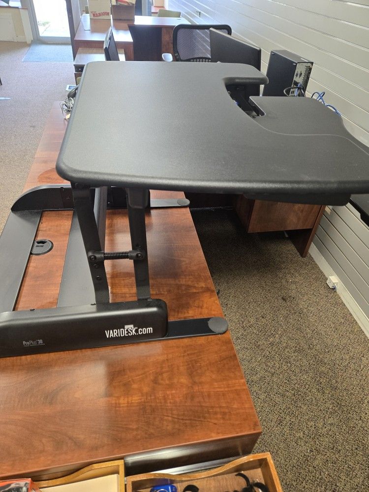 Stand Up Retractable Desk