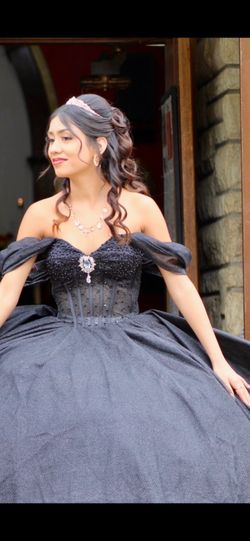 Beautiful black quinceañera dress
