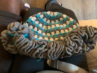 Granny Stitch Ruffle Hat