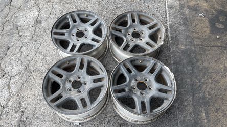 Black Ford Explorer Or Ranger 16 Inch aluminum wheels fits Toyota and more 5 On 4.5 Lug pattern